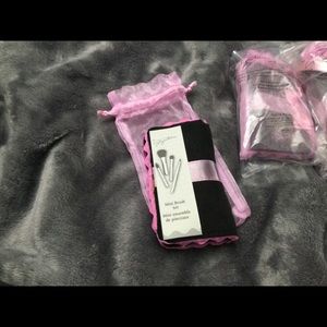 Brand new travel size make up brushes
